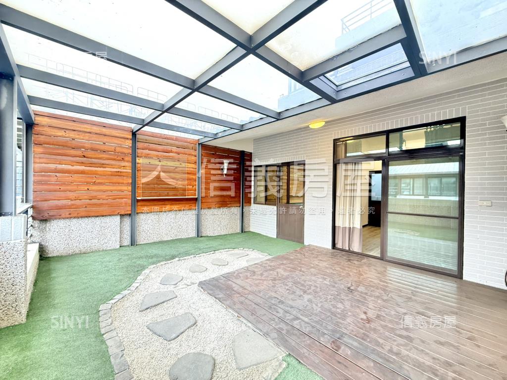 近巨城錦華街雙車位大透天房屋室內格局與周邊環境