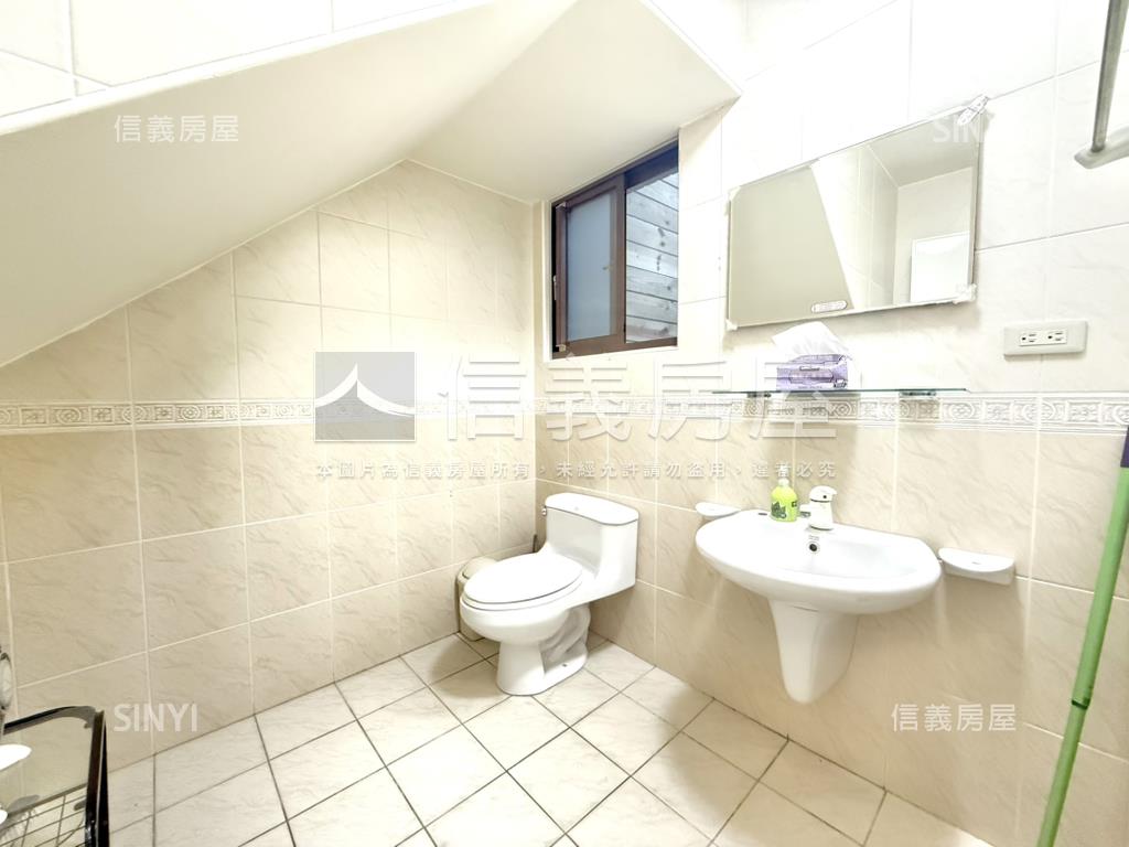 近巨城錦華街雙車位大透天房屋室內格局與周邊環境