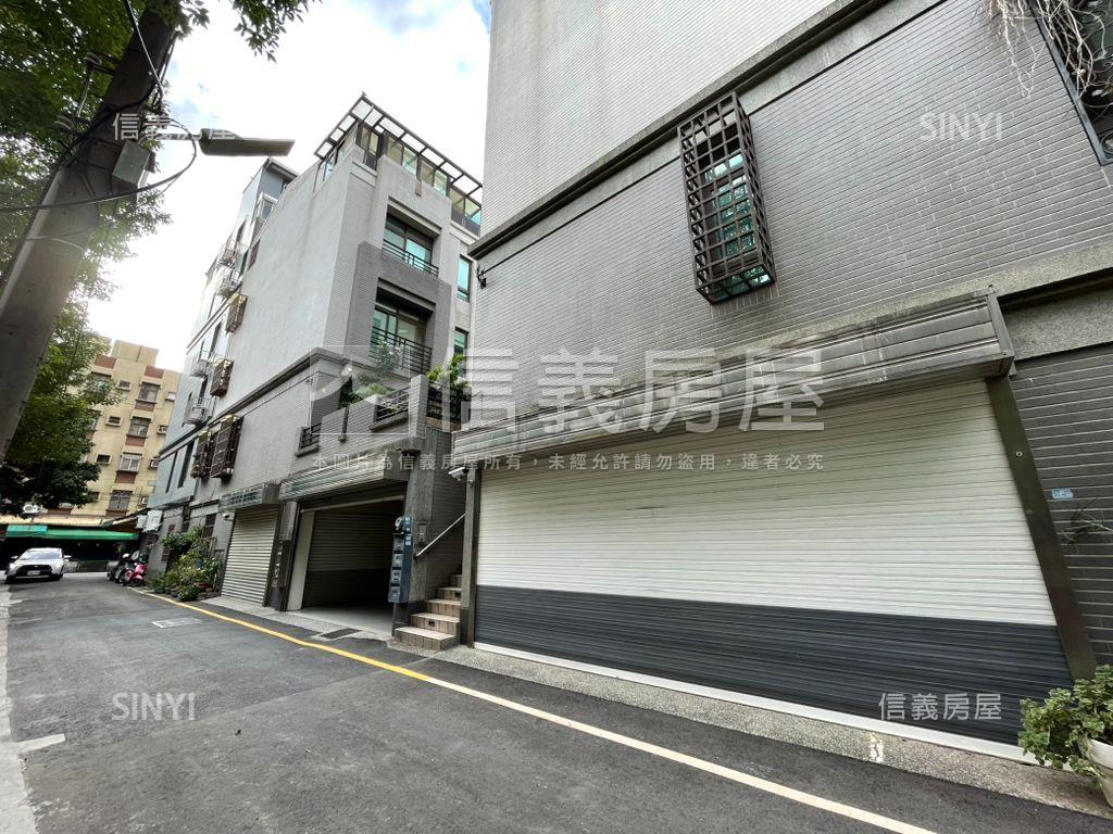 近巨城錦華街雙車位大透天房屋室內格局與周邊環境