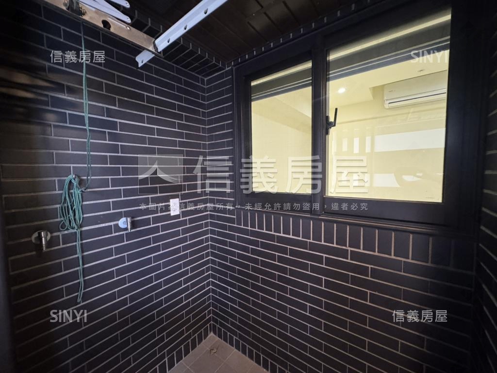 潤隆高樓視野兩房平面車位房屋室內格局與周邊環境