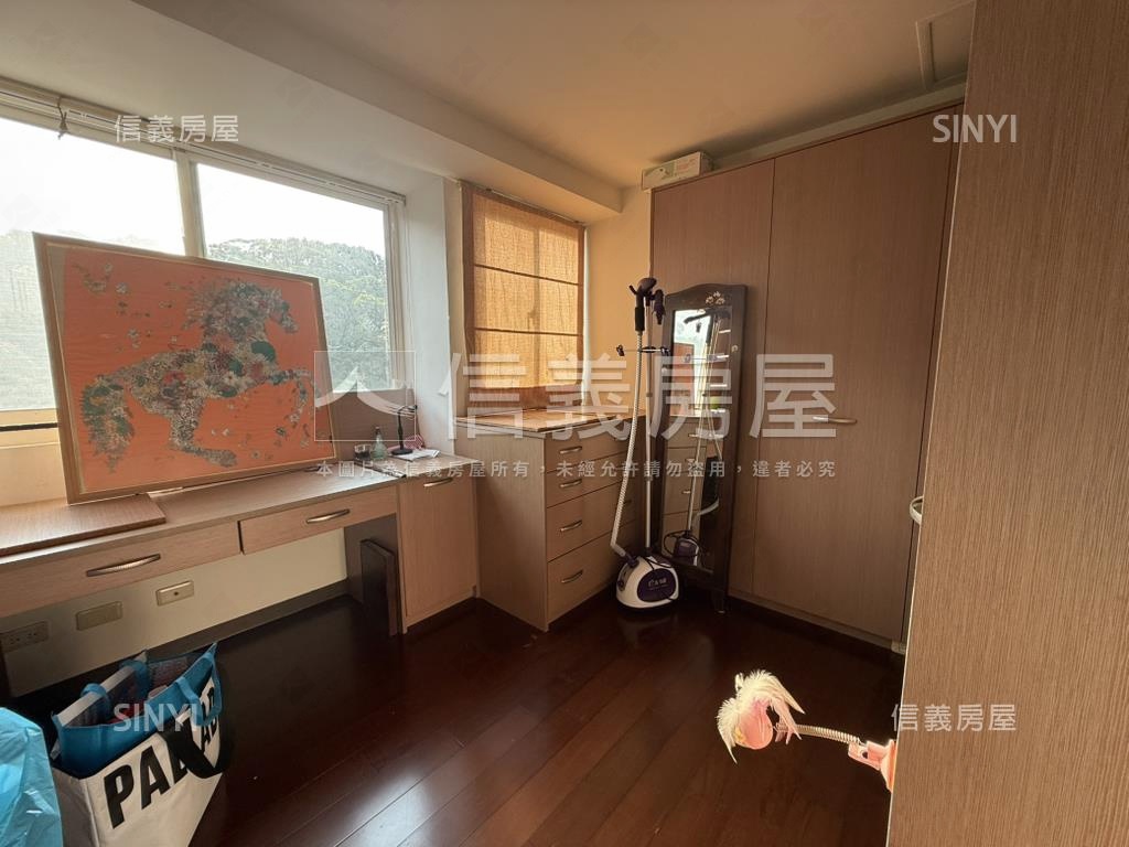 文山興隆次頂樓附車位房屋室內格局與周邊環境