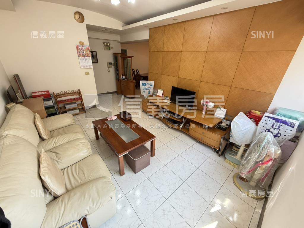 中興橋電梯三房車位房屋室內格局與周邊環境