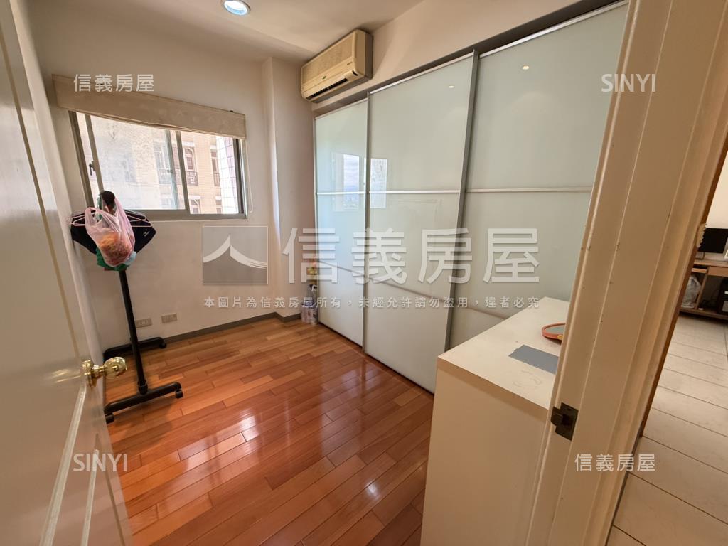 中興橋電梯三房車位房屋室內格局與周邊環境