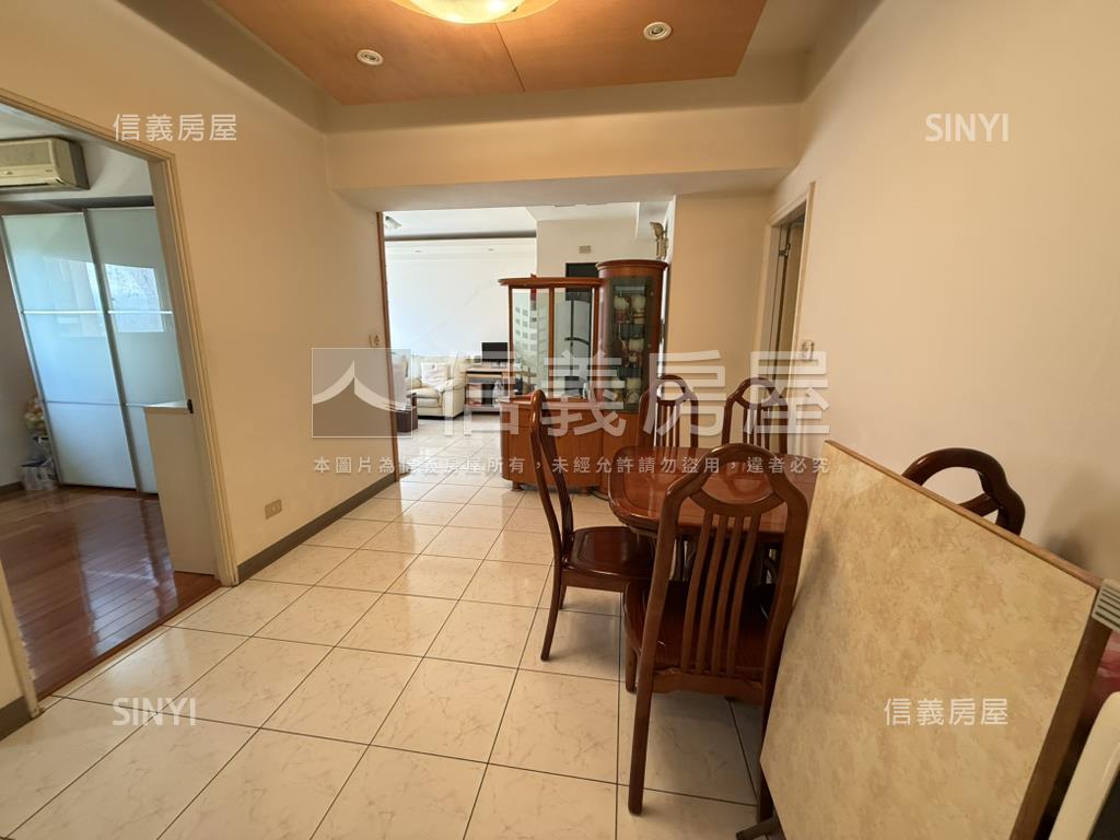 中興橋電梯三房車位房屋室內格局與周邊環境