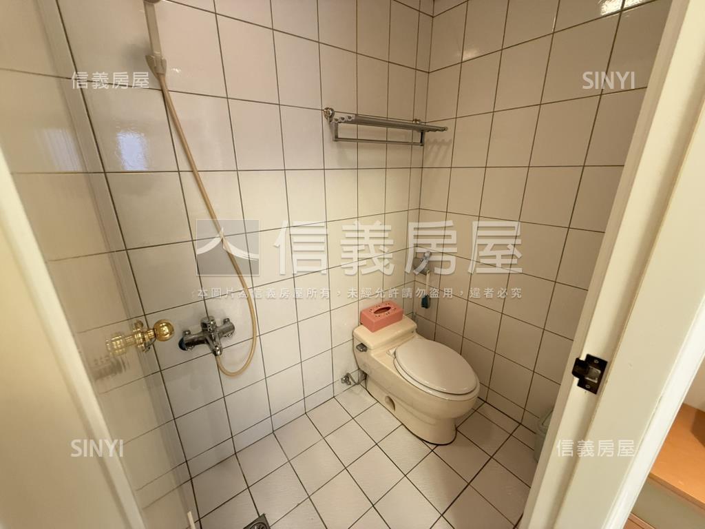 中興橋電梯三房車位房屋室內格局與周邊環境