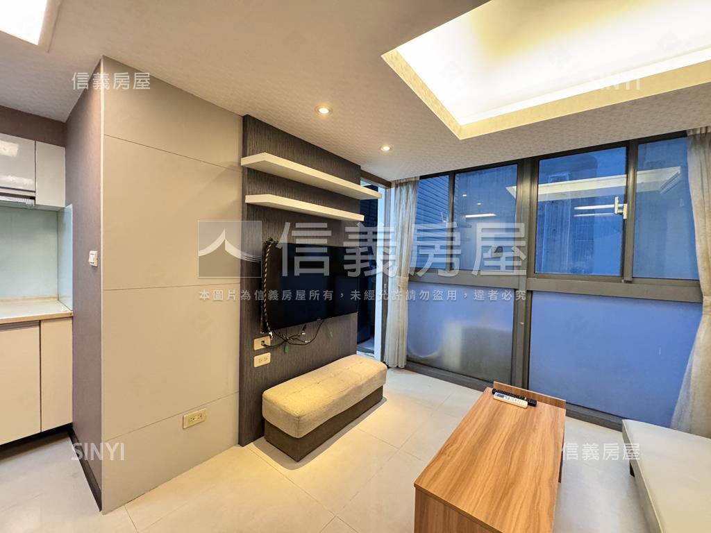 專任第芬妮附車位房屋室內格局與周邊環境