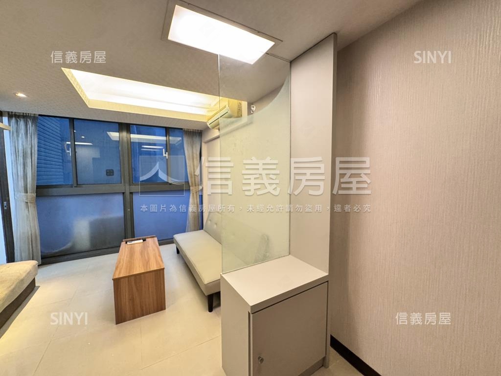 專任第芬妮附車位房屋室內格局與周邊環境