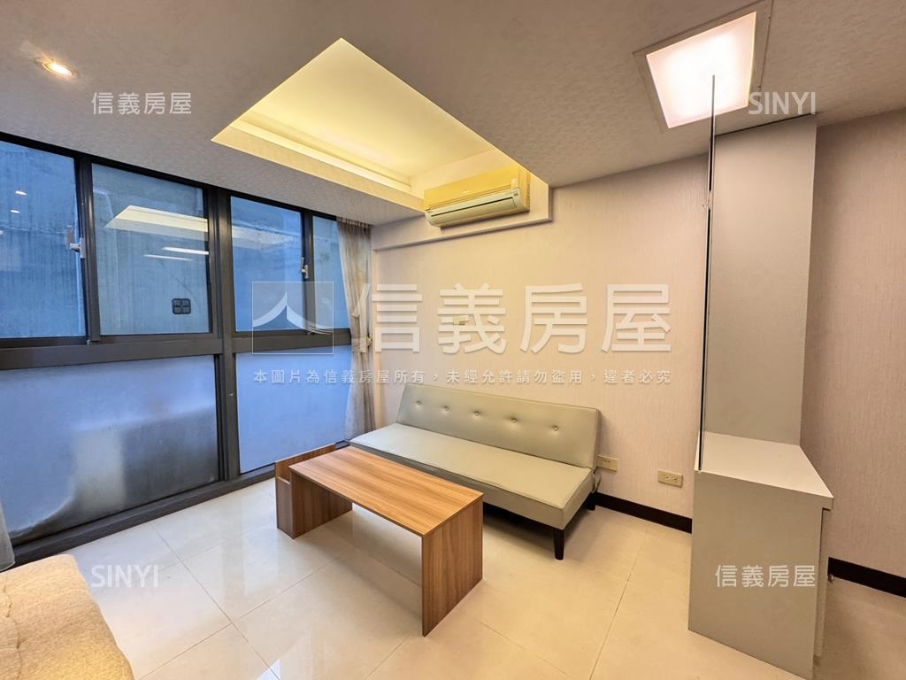 專任第芬妮附車位房屋室內格局與周邊環境