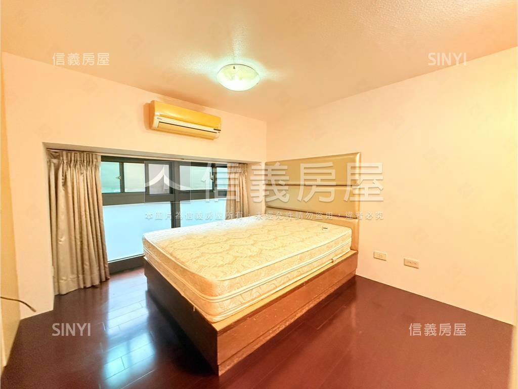 專任第芬妮附車位房屋室內格局與周邊環境