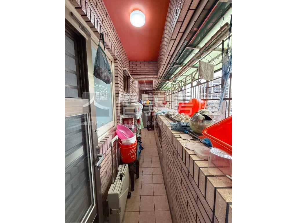 稀有龍之鄉三房車位房屋室內格局與周邊環境