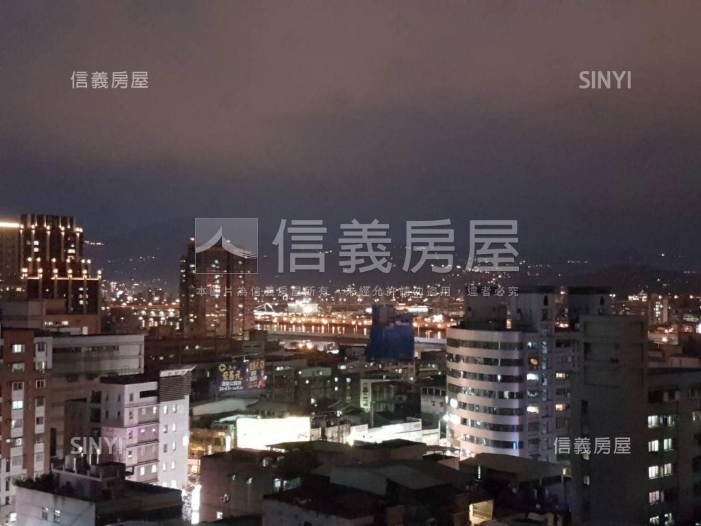 中央官邸高樓兩房車位房屋室內格局與周邊環境