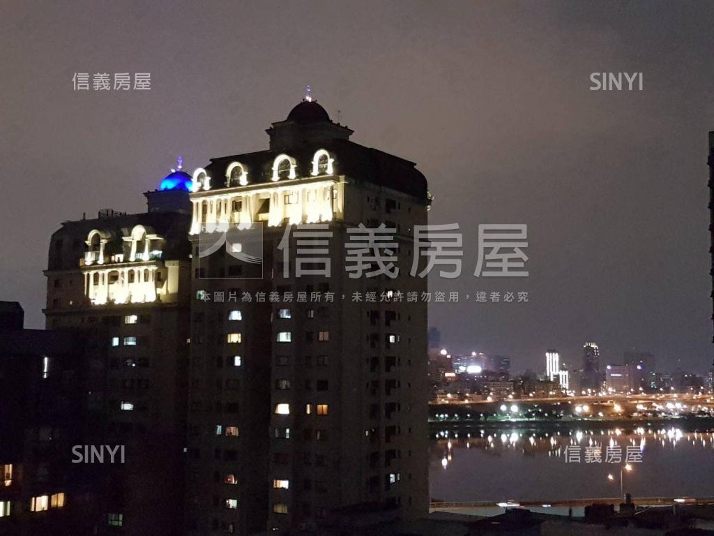 中央官邸高樓兩房車位房屋室內格局與周邊環境