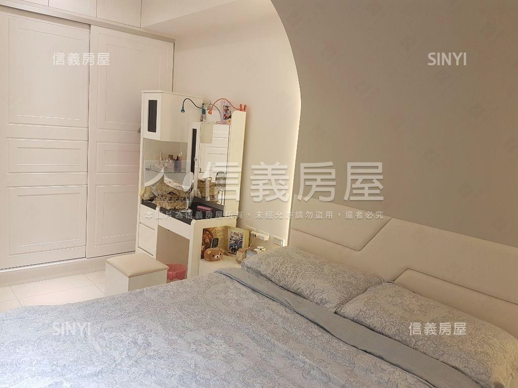 中央官邸高樓兩房車位房屋室內格局與周邊環境