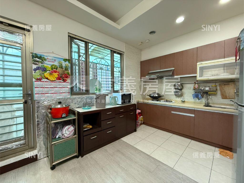 武林街邊間馥園城堡房屋室內格局與周邊環境