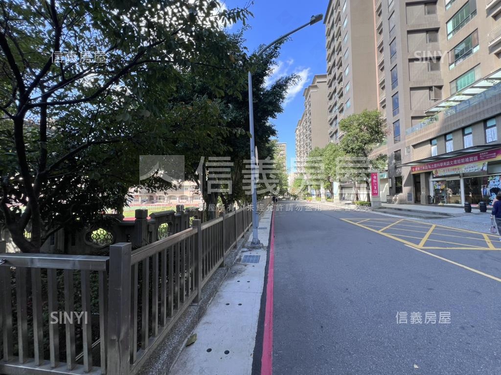 藝文精美高樓四房雙車位房屋室內格局與周邊環境