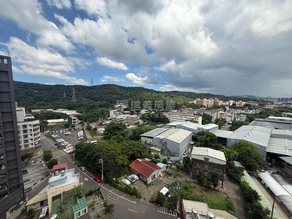 和發天鑽方正景觀兩房車位房屋室內格局與周邊環境