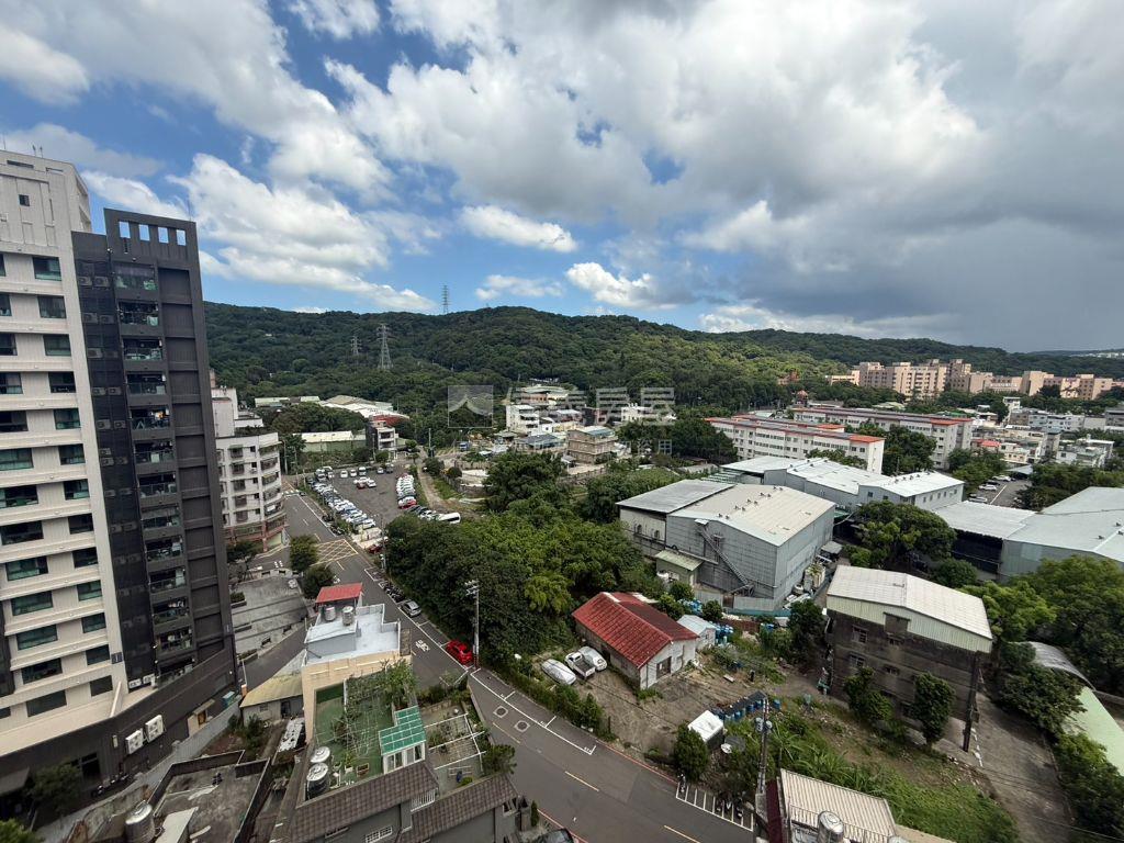 和發天鑽方正景觀兩房車位房屋室內格局與周邊環境