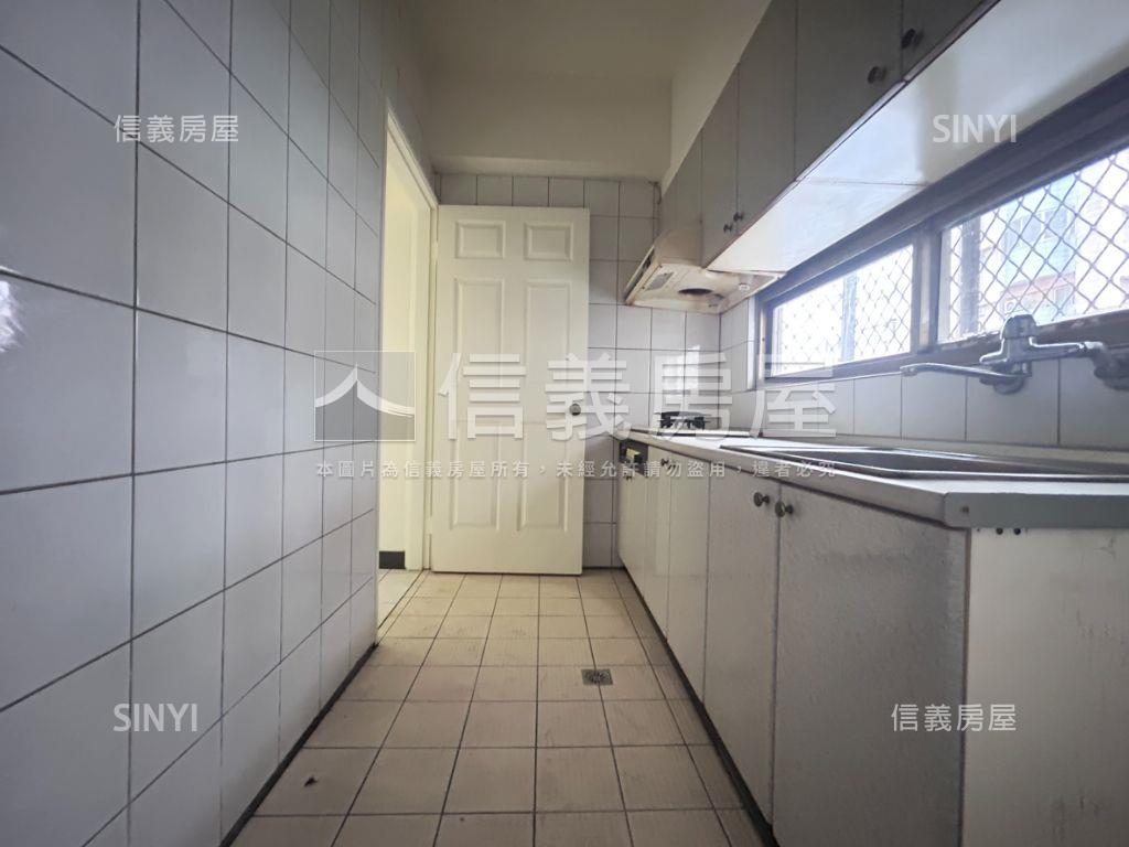 稀有東興樂章大兩房兩衛浴房屋室內格局與周邊環境