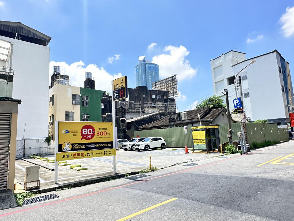 台南火車站·復古角窗透天房屋室內格局與周邊環境