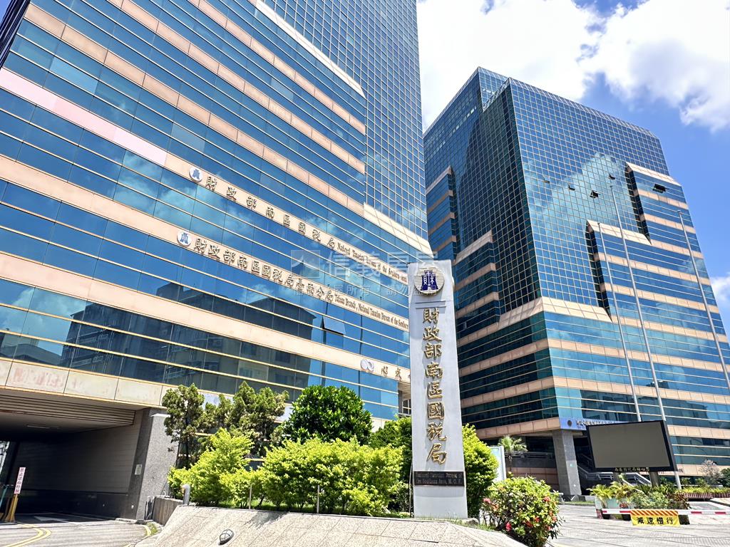 台南火車站·復古角窗透天房屋室內格局與周邊環境
