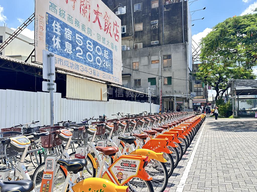 台南火車站·復古角窗透天房屋室內格局與周邊環境