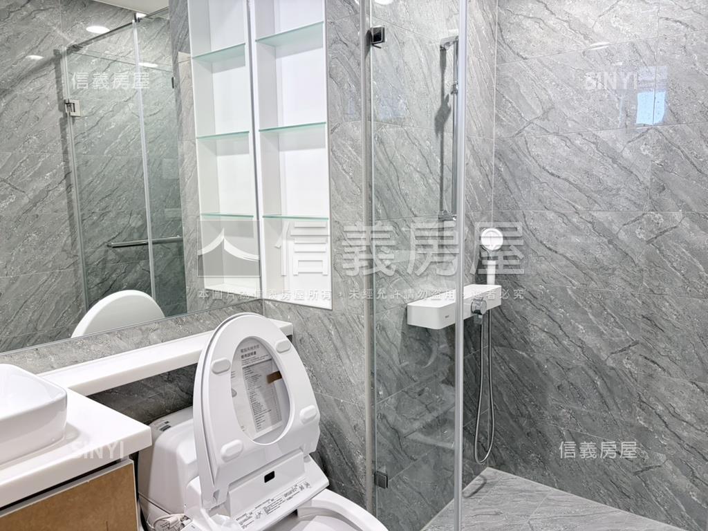 峰左岸。質感高樓三房車位房屋室內格局與周邊環境