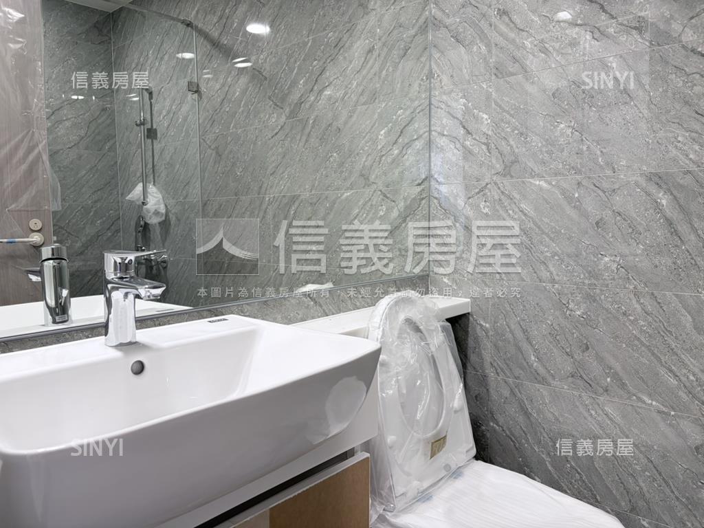 峰左岸。質感高樓三房車位房屋室內格局與周邊環境