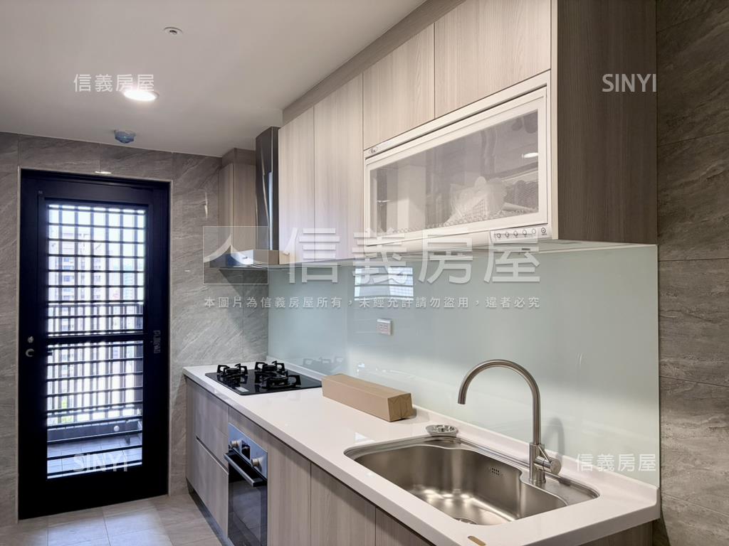 峰左岸。質感高樓三房車位房屋室內格局與周邊環境