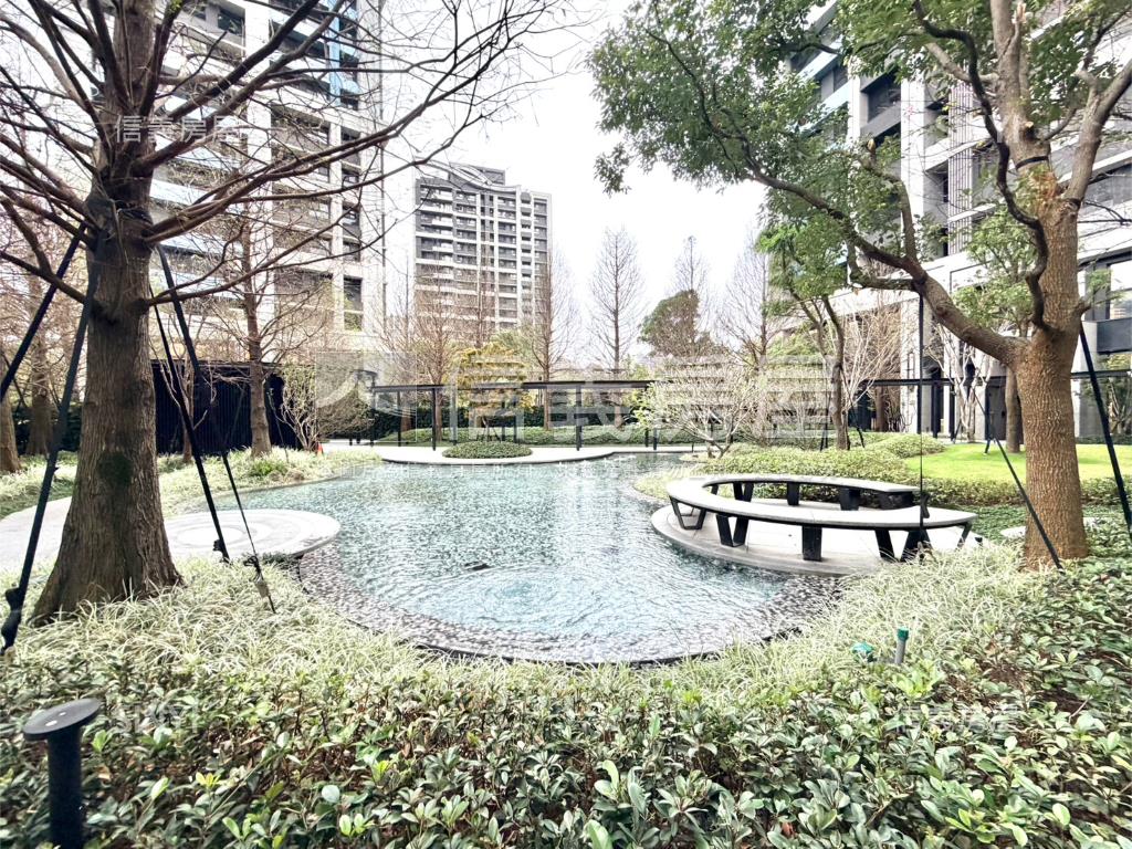 峰左岸。質感高樓三房車位房屋室內格局與周邊環境