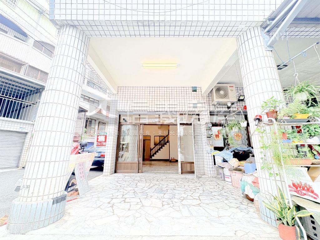 仁武邊間整理好透天房屋室內格局與周邊環境