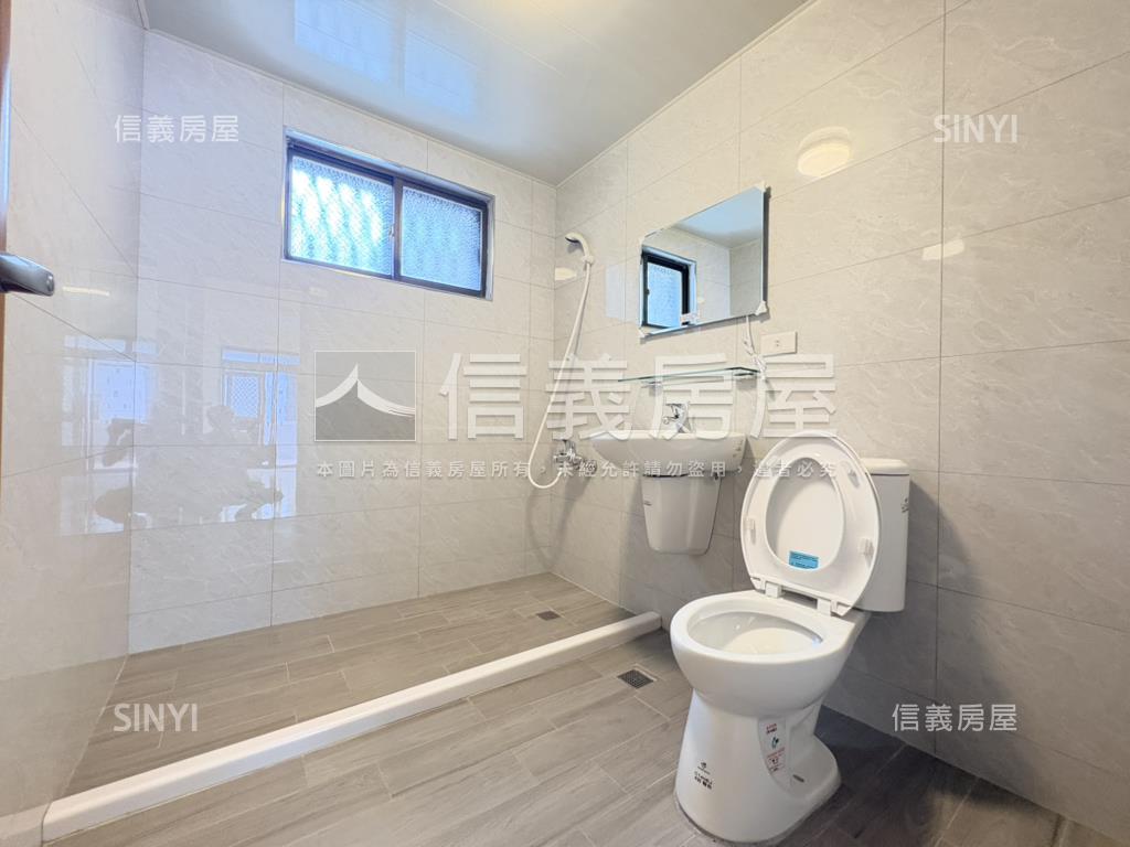 仁武邊間整理好透天房屋室內格局與周邊環境