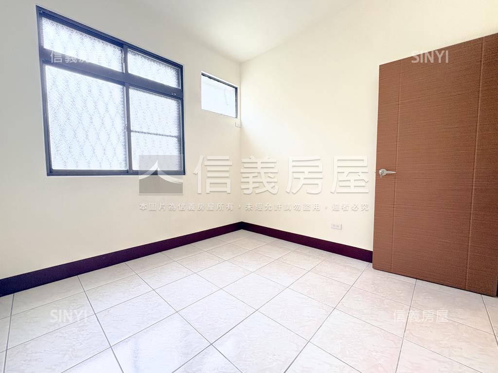 仁武邊間整理好透天房屋室內格局與周邊環境