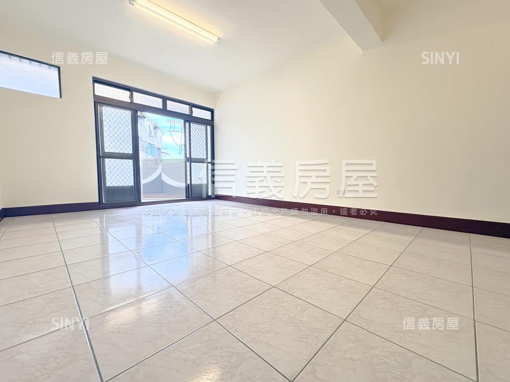 仁武邊間整理好透天房屋室內格局與周邊環境