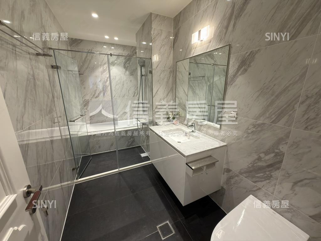 專任麗晶花園精美特殊戶房屋室內格局與周邊環境