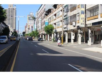 五權南路大地坪透店