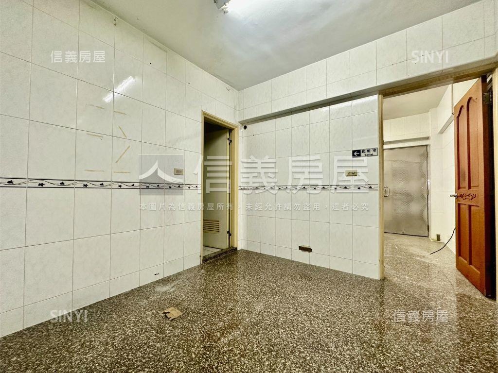 Ｏ９捷運站旁店面房屋室內格局與周邊環境