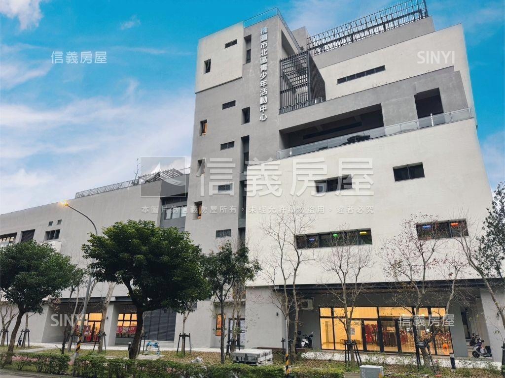 皇翔百老匯大面寬店面房屋室內格局與周邊環境
