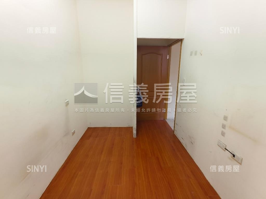 捷運丹鳳鈴木華城房屋室內格局與周邊環境