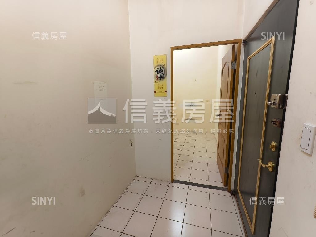 捷運丹鳳鈴木華城房屋室內格局與周邊環境