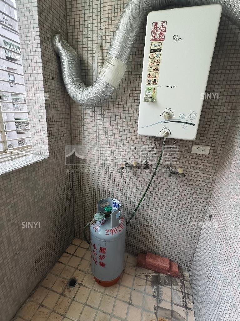 捷運丹鳳鈴木華城房屋室內格局與周邊環境