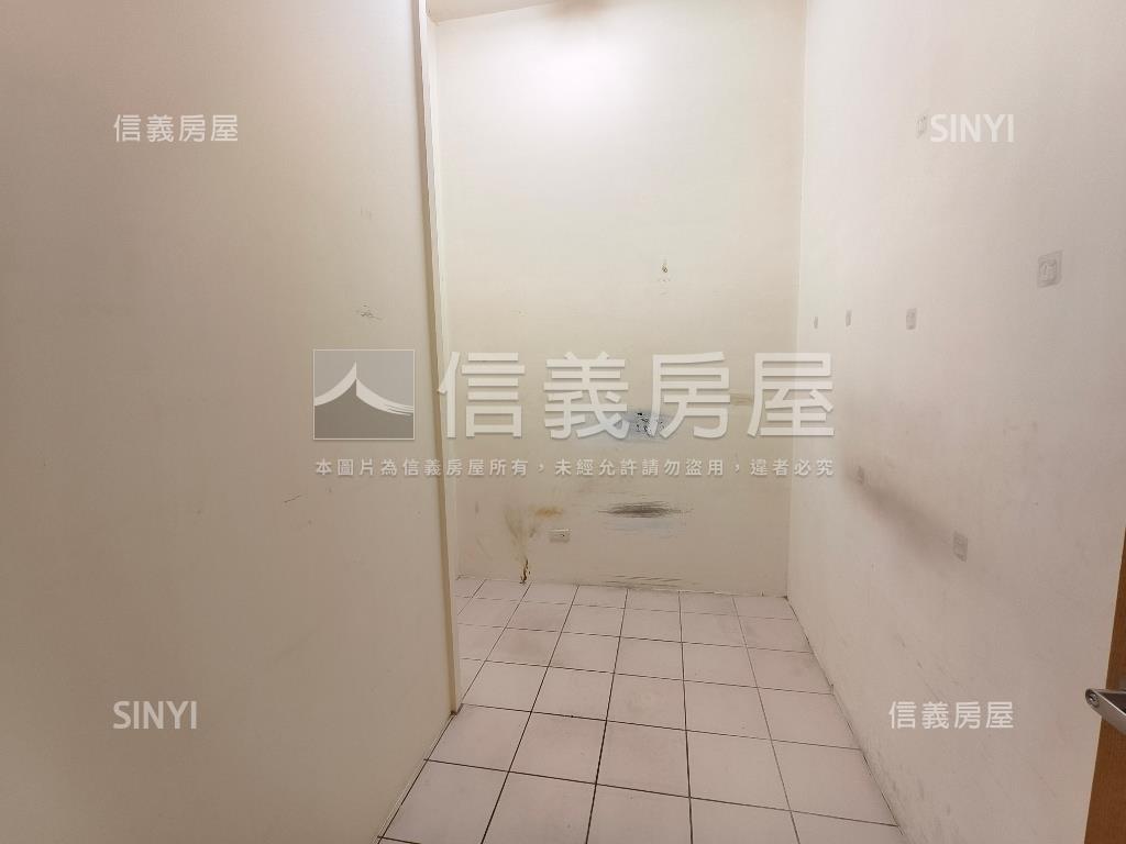 捷運丹鳳鈴木華城房屋室內格局與周邊環境