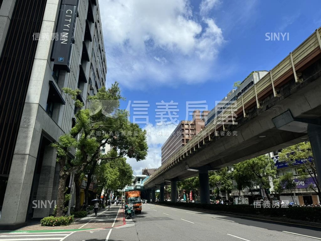 中泰國際▶邊間美住辦車位房屋室內格局與周邊環境