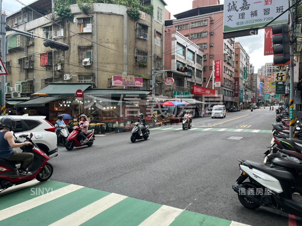 丹鳳捷運公寓三樓房屋室內格局與周邊環境