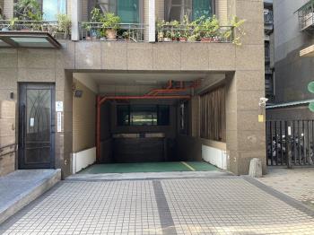 麗植園車位上層