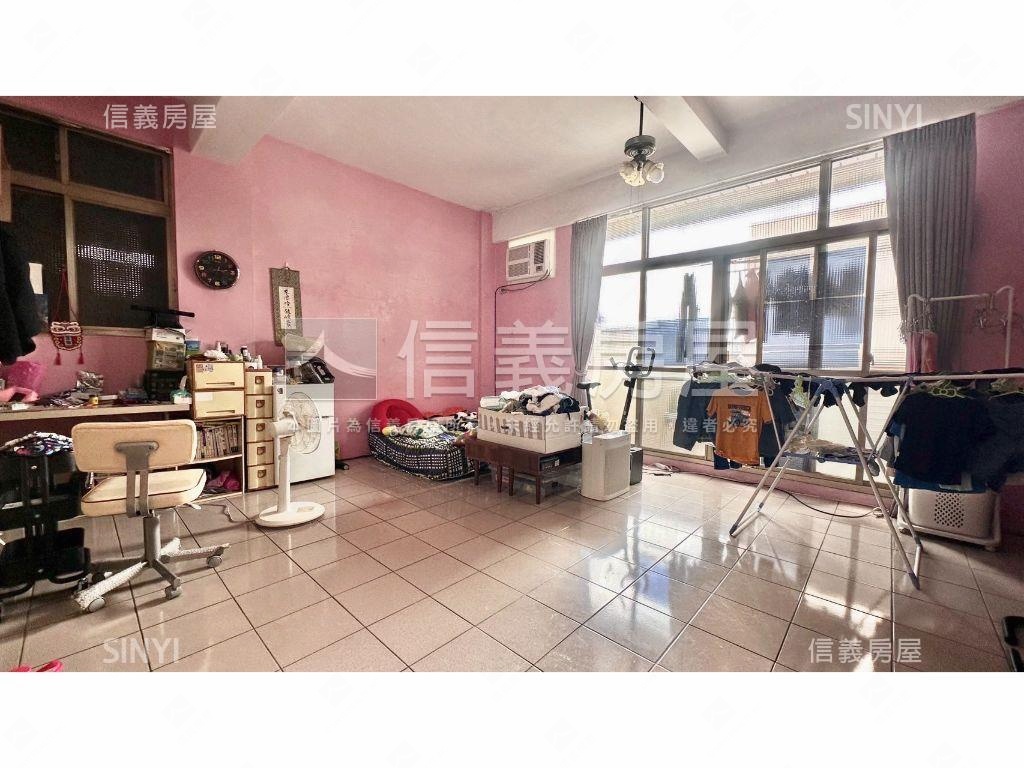 店長推薦臨路大面寬美透天房屋室內格局與周邊環境