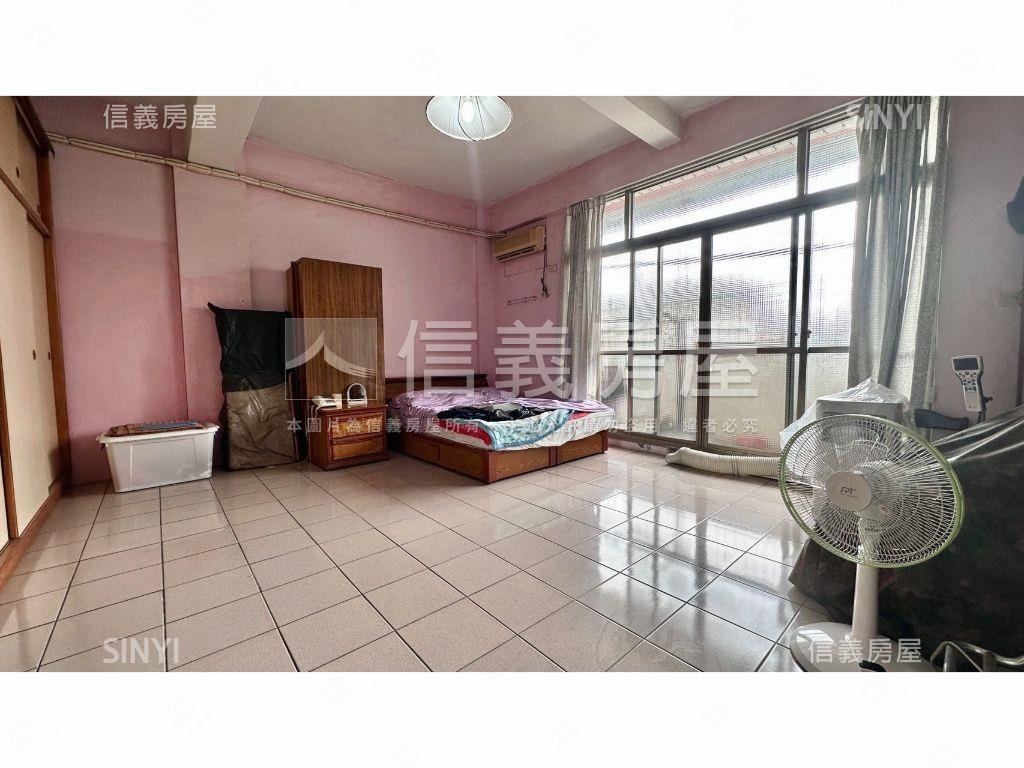 店長推薦臨路大面寬美透天房屋室內格局與周邊環境