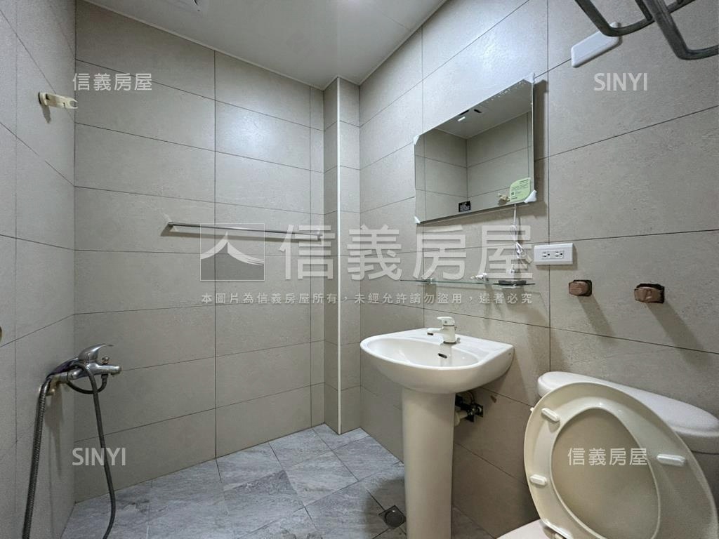 近園區光復路方正套房房屋室內格局與周邊環境