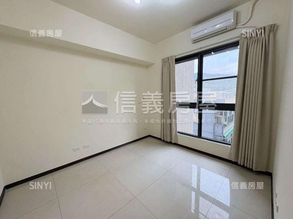 幸福公園２面公園兩房車位房屋室內格局與周邊環境