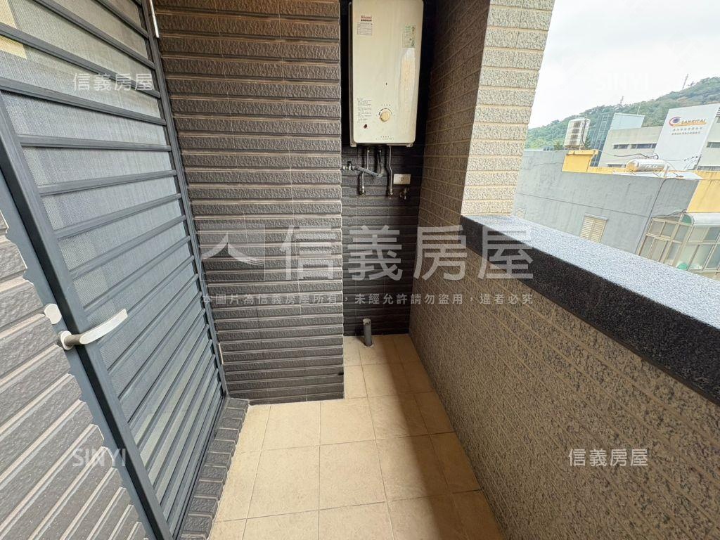 幸福公園２面公園兩房車位房屋室內格局與周邊環境