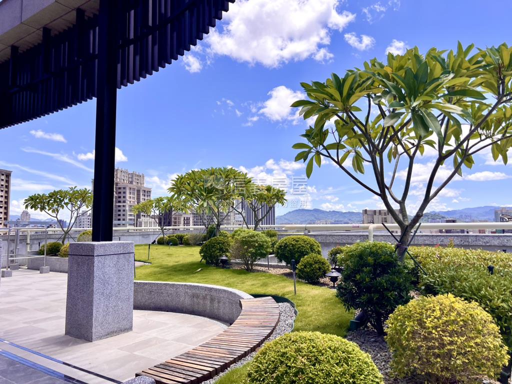 新成屋頂溪捷運高樓大三房房屋室內格局與周邊環境